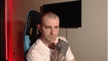 TonyPeperon1  03-10-2020 video playfull