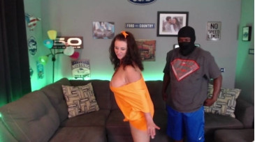 Wife_Layla  04-10-2020 tease Couple