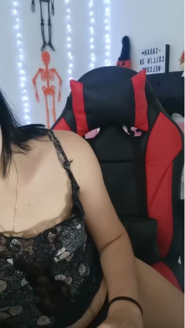 Sarah_Collinok  12-10-2020 dildo play Female