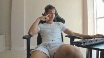 Dave_Maxwell  13-10-2020 video ridedildo