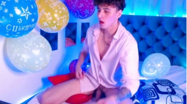 Tyler_Cole  16-10-2020 video showfeet