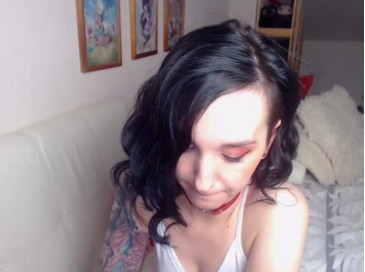 HarleyNun  18-10-2020 slut Female