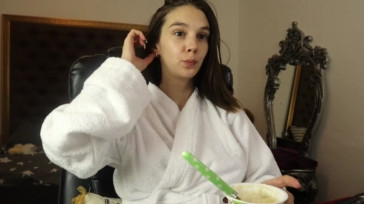 Hotfallingdevil  17-10-2020 cuteface Female