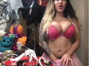 ChanelTaylor 19-10-2020 Topless 