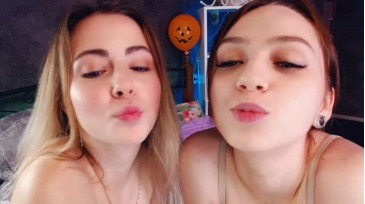 W0wgirls  02-11-2020 domme Couple