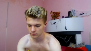 Nial_Horan_  03-11-2020 video sissy