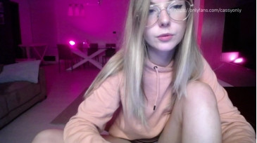 Cassy_cum 06-11-2020 Topless 