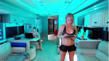 Dddtraveler  10-11-2020 fucking girls Couple