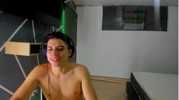 Mikextra_Large  10-11-2020 video Naked