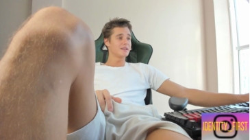 Dave_Maxwell  12-11-2020 video cutegirl