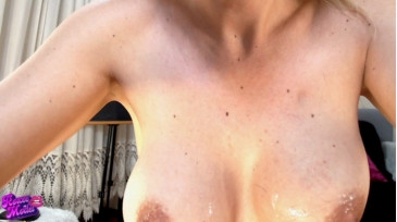 RoxeeModel  13-11-2020 titty fuck Female