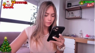 Ashlyeroberts1  30-11-2020 tease Female
