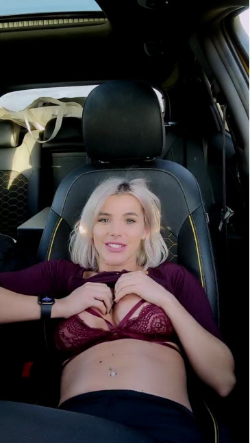 bunny_vic  03-12-2020 sugarbaby Female