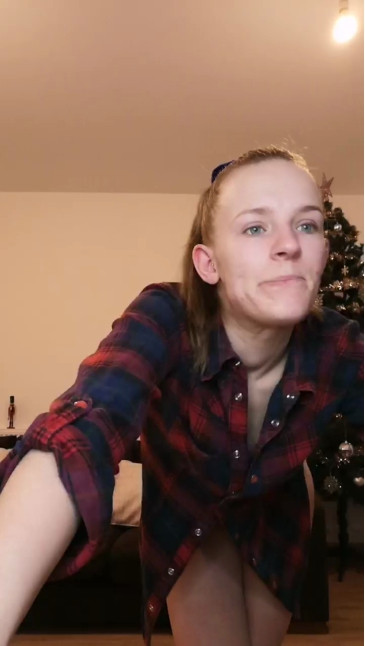 Petitethrill  05-12-2020 pussylicking Female