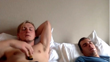 Moose_1990  04-12-2020 video Flash feet