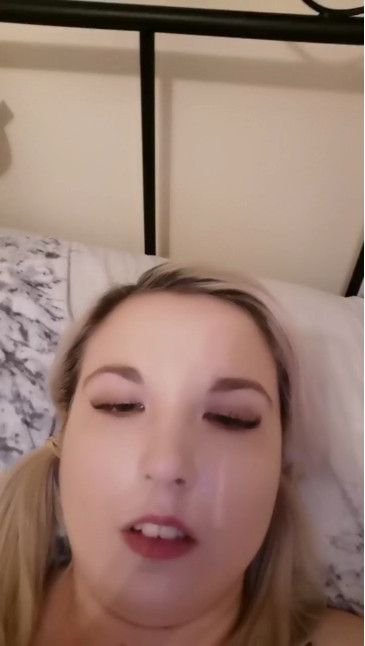 dee_goldie  07-12-2020 fuckpussy Female
