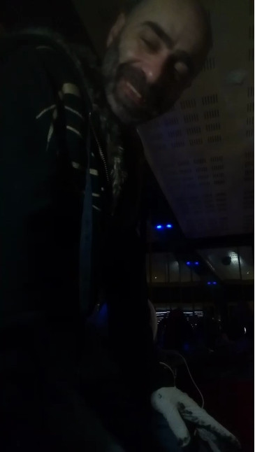 bicoponcam4  11-12-2020 video lickfinger