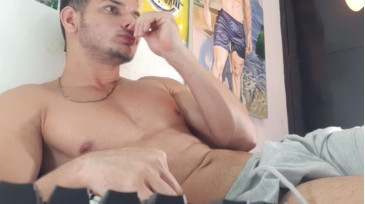 hugo_19cm  11-12-2020 video lickfinger