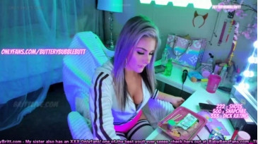 Butterybubblebutt  20-12-2020 nudesshow Female