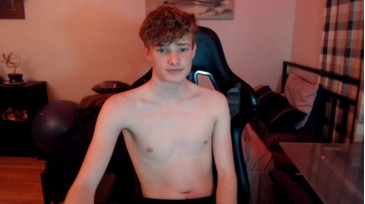 Gucciboi4  25-12-2020 video masturbate