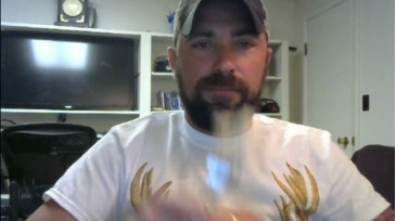 Hardworkertn  28-12-2020 video Flash feet