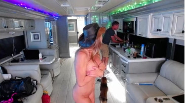 Dddtraveler 05-01-2021 Topless 