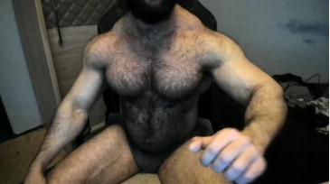 Heavenlymuscledbeast  05-01-2021 video spray milk