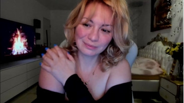 Kiradivine  23-01-2021 naked Female