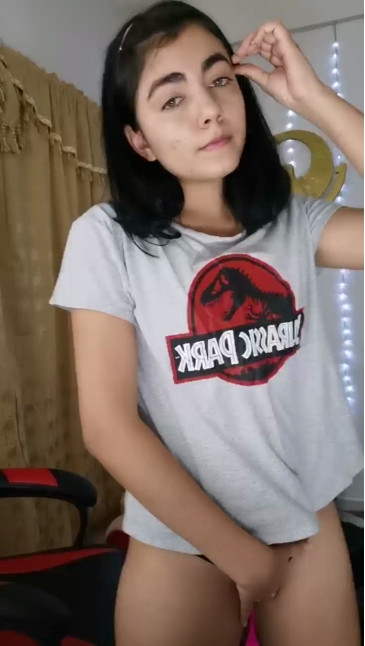 Sarah_Collinok  24-01-2021 schoolgirl Female