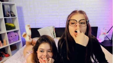W0wgirls  27-01-2021 facial Couple