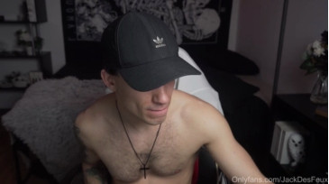 Emocanadianscene  01-02-2021 video kissing