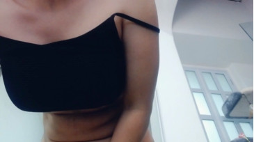 Vanandjuani  03-02-2021 FLash tits Female