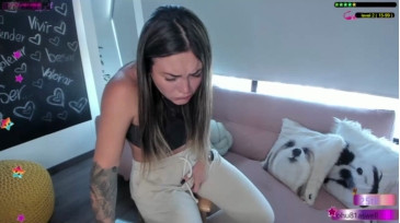 Ashlyeroberts1  04-02-2021 ridedildo Female