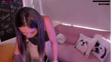 Ashlyeroberts1  04-02-2021 giggles Female
