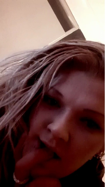 MilfNxtDoor93