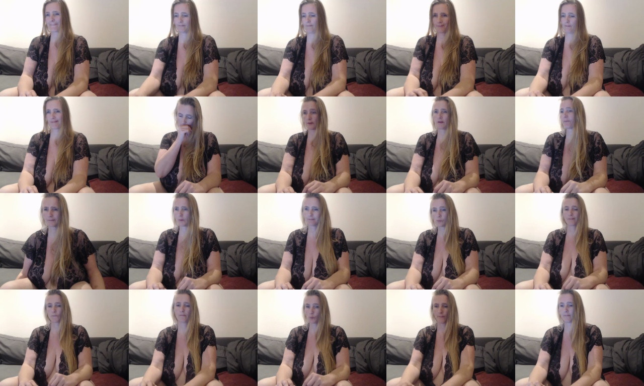 XXNikkie 06-02-2021 Topless 