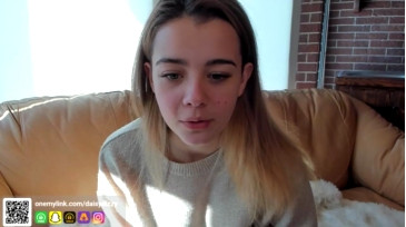 Daisydizzy 16-02-2021 Topless 