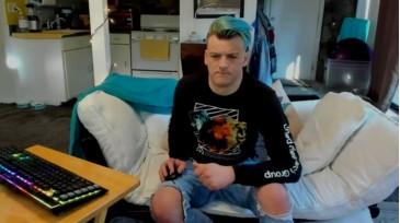 Jakeneeley  21-02-2021 video schoolgirl