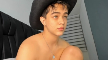 Karlsxsxx  23-02-2021 video playfull