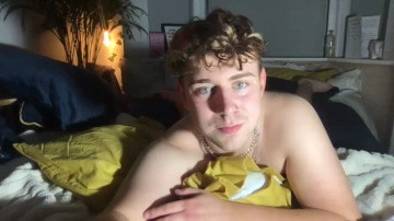 Brokestraightjames  03-03-2021 video showfeet