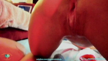 Peppermintdusty  06-03-2021 dildofucking Couple