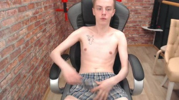 Gordon_Ramsix  13-03-2021 video giggles