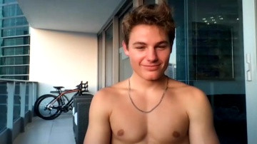 Y0ungblood19  15-03-2021 video play dildo