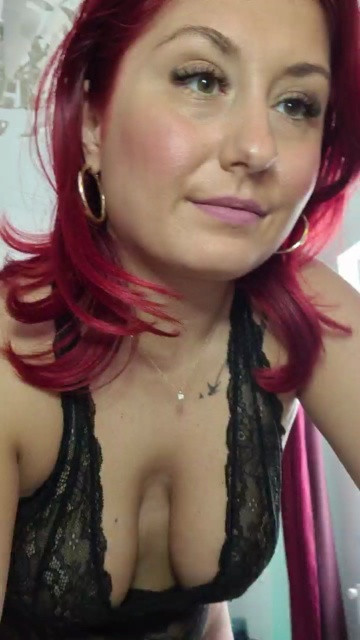 MsGiulia  15-03-2021 pussyfucking Female