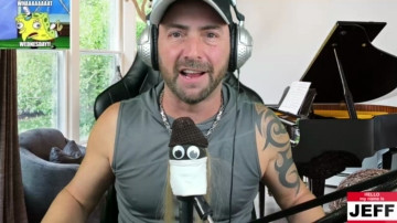 Whaaaaaaaat  25-03-2021 video suckfeet