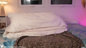 Blondiekayy  26-03-2021 cumshot Female