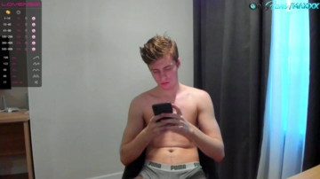 Hornyblondieboyy  07-04-2021 video spanks