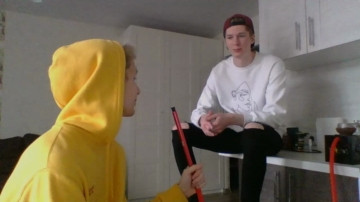 Mikewate  10-04-2021 video outfits