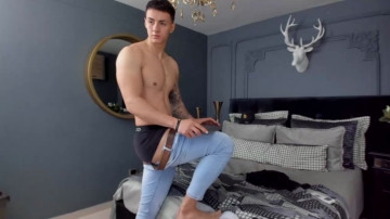 Thomas_Falcon_  24-04-2021 video show hot