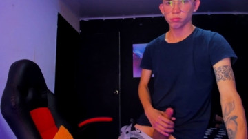 Androgenichotcute  26-04-2021 video spanking